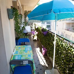  Apartment Chill Out Apartment, 2 Mins From